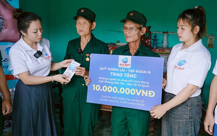 Hình ảnh người đang lo lắng về tiền bạc và chi tiêu quá mức cho cá cược trực tuyến.